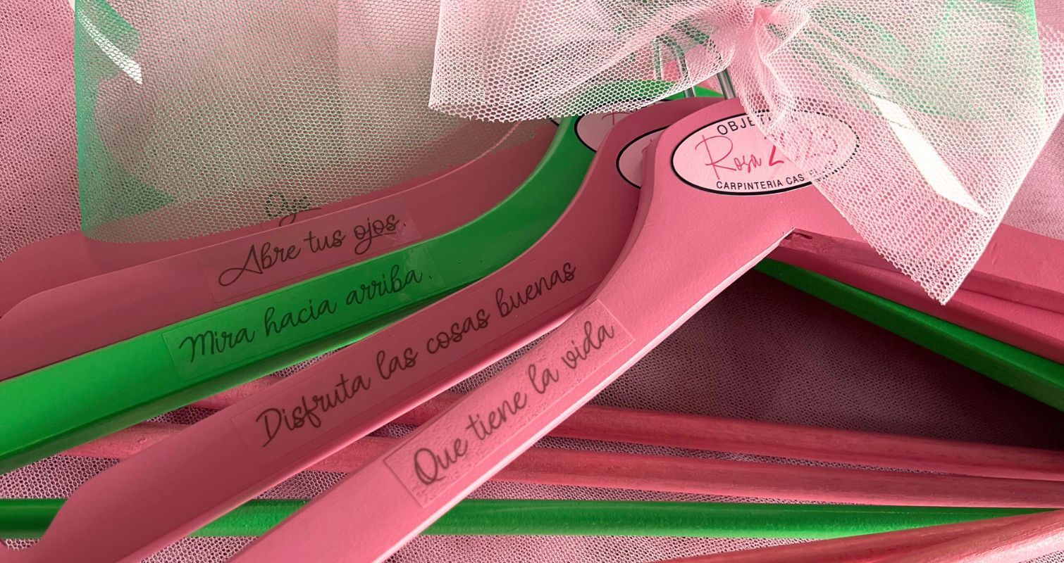 Objetivo Rosa Perchas Rosas RSC Carpintería Castellar Huesca